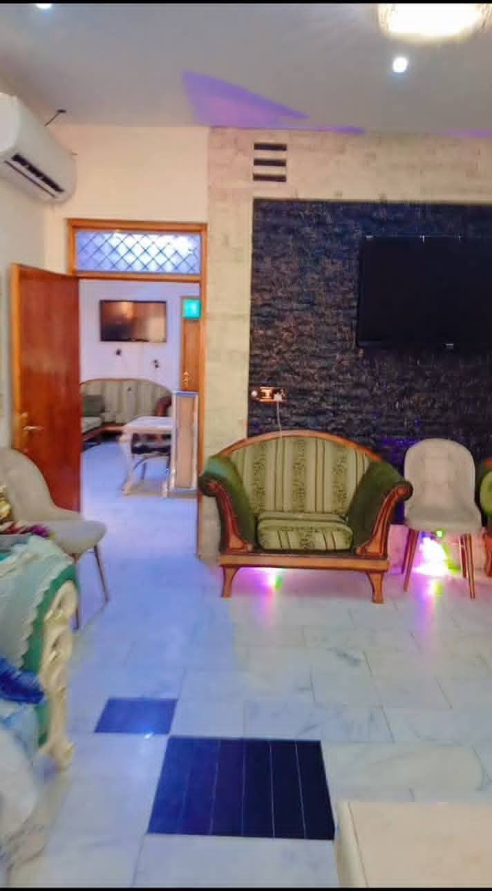 🔴 دار للبيع – فرصة مميزة 🔴
دار للبيع مساحة 204 م²
📍 حي العدل – موقع مميز جداً
شارع عريض، بين الأسواق والقادة
🔹 الواجهة: 7 م
🔹 النزال: 30 م
🔹 البناء: درجة أولى
🔹 سنة البناء: 2021
مواصفات الدار:
5 غرف نوم
صالة كبيرة 9×5
4 حمامات
2 مطبخ
واجهة مرمر
أرضية مرمر
دار أنيق، تشطيب ممتاز، موقع استراتيجي مناسب للسكن أو الاستثمار.
📞 الاتصال مباشر مع صاحب الدار:
***********
