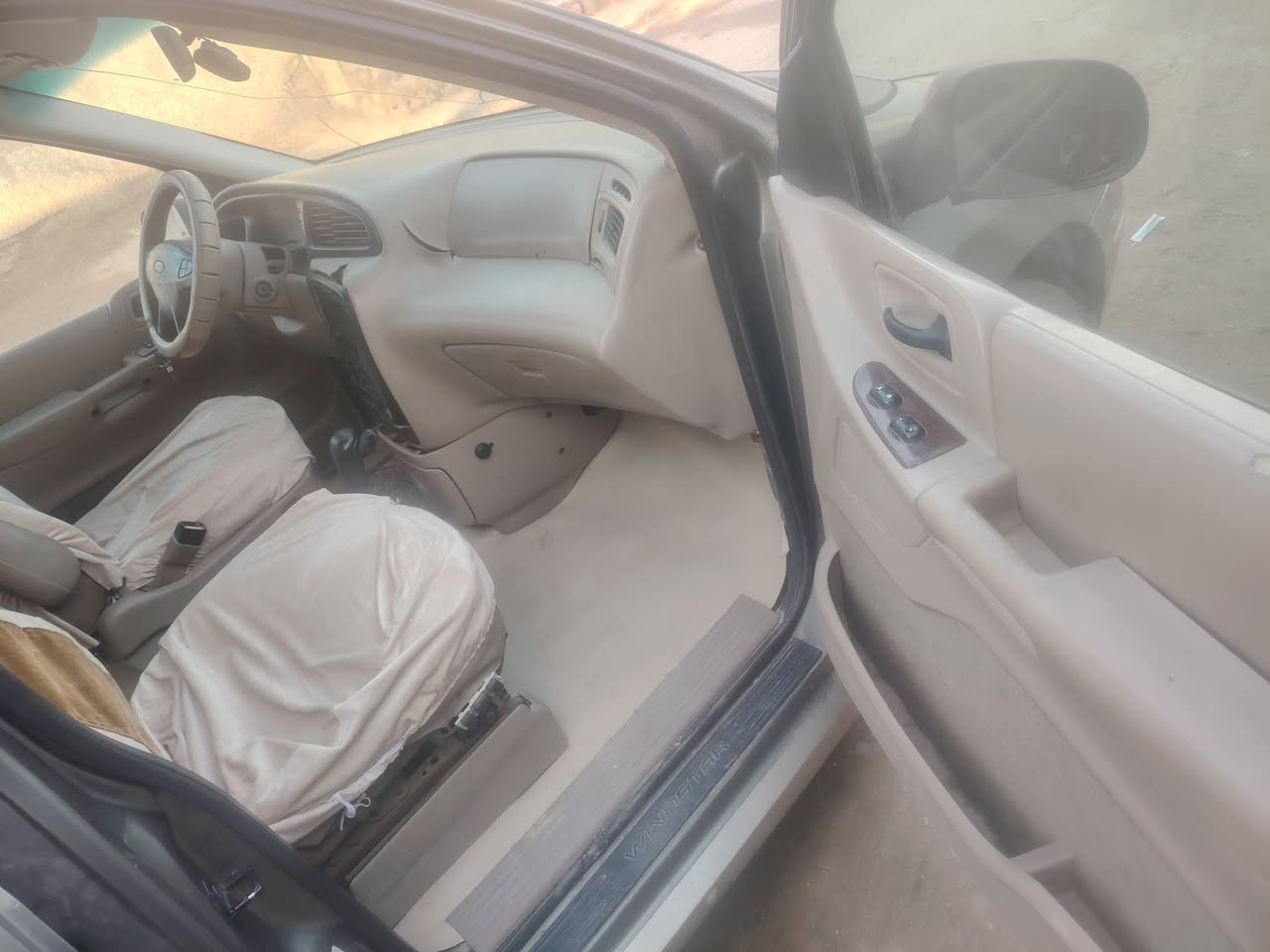 فورت سياحي 7 راكب موديل 2001 رقم بغداد الماني مكفوله من الضرر والصبغ والخياس كير ومحرك كامري 2000 جدد تبريد ثلاث قطع سيارة حلوه وسريعه. احلا من الصور ماغاسلها بيها ترتيب بسيط جدا مافارغ اسويها السعر 48$ وبيها مجال مكاني بابل الحصوة ***********
