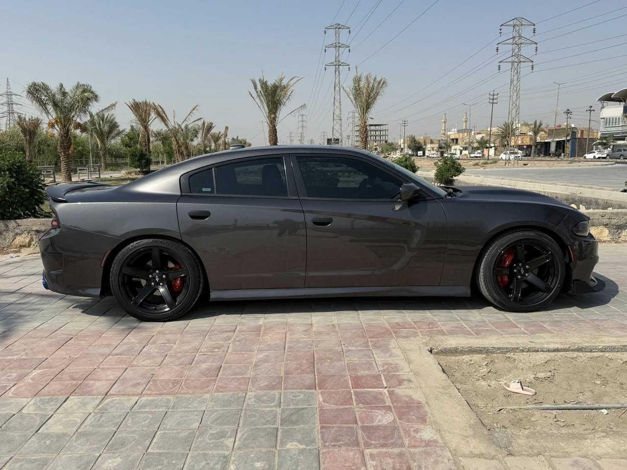 جارجر 2018 5700 RTامريكي كلين تايتل بنيد تحديث ***********  
كشنات تدفئه تبريد 
هيتر بالمري 
كشنات كهرباء 
حساسات خلفيه
مري قلاب مع البك 
كامره خلفيه دواره 
بصمة ابواب 
تحكمات ستيرن 
شفتات ستيرن 
تبريد قطعتين
غرفه سكات باك 
شاشه كبيره 
ويل نجمه ابو الخسفه 
فجوج برمبو 6 بستم 
سماعات Beats Audio+دمام 
تشغيل عن بعد 
اكسل منفصل
دخول ذكي
تايراتها تو سايز 
سقف رويز رايز 
لايت زنون عدسه 
كشنات حضن 
نظام Sport
كت كاربون كامل 
دبات سود 
شوتك KN
ولف حماوه ريسنك
منضومة زنون 
لد متغير الالوان 
210$

عليها برمجة احمد موبار
