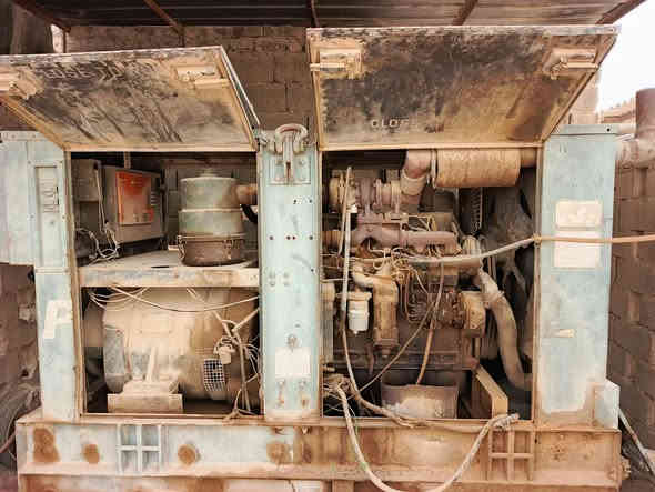 مولد ألماني للبيع محرك ستة سلندر ستندر 60 كي في سعر 35 ورقة العنوان الناصريه حي الصناعي ***********
