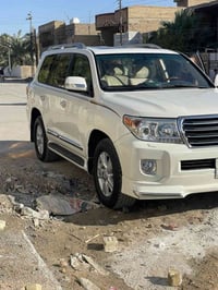 عليكم  لاندكروز للبيع بريم فول مواصفات ماشية 180 السعر 355 وبيها مجال ...