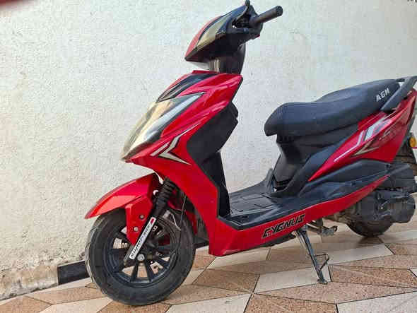 سلام عليكم دراجه سكنس Asm دراجه نضيفه مامفتوحه نقصها بس سلف باتري جديد بس دكمه مال سلف تشكل 
السعر 550وبيه مجال قليل 
***********
