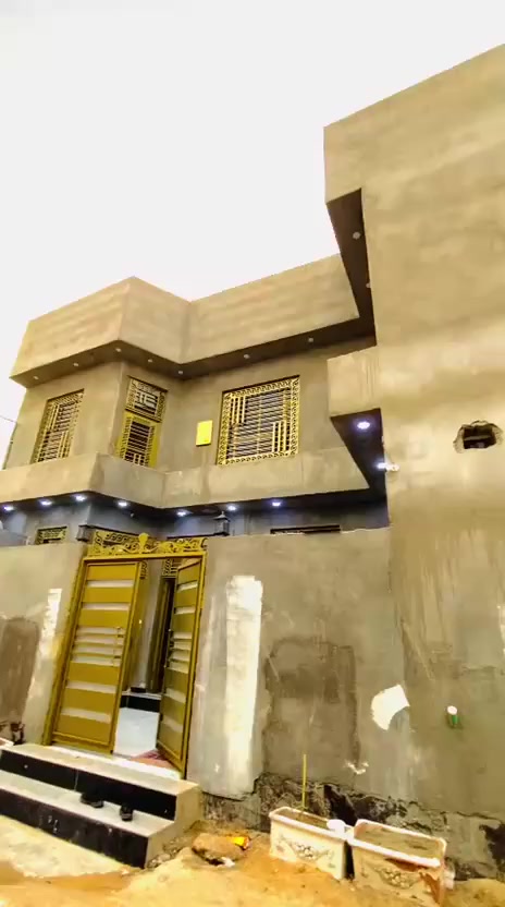 سلام عليكم دار للبيع التنومة  الصالحيه مقابل ماجد الحداد قبل مدرسه الريف الزاهر مساحه ألبيت ١٧٠ متر واجه ١١ نزال ١٥ طابو صرف زراعي عراقي ومنطقه حلوه وناسها امرتبه طابقين يتكون من ٥ غرف نوم واستقبال وطارمه وحمامات داخيله وخارجيه والبيت كله سيراميك بناء البيت حديث السعر ١٢٥ وبي مجال ***********
