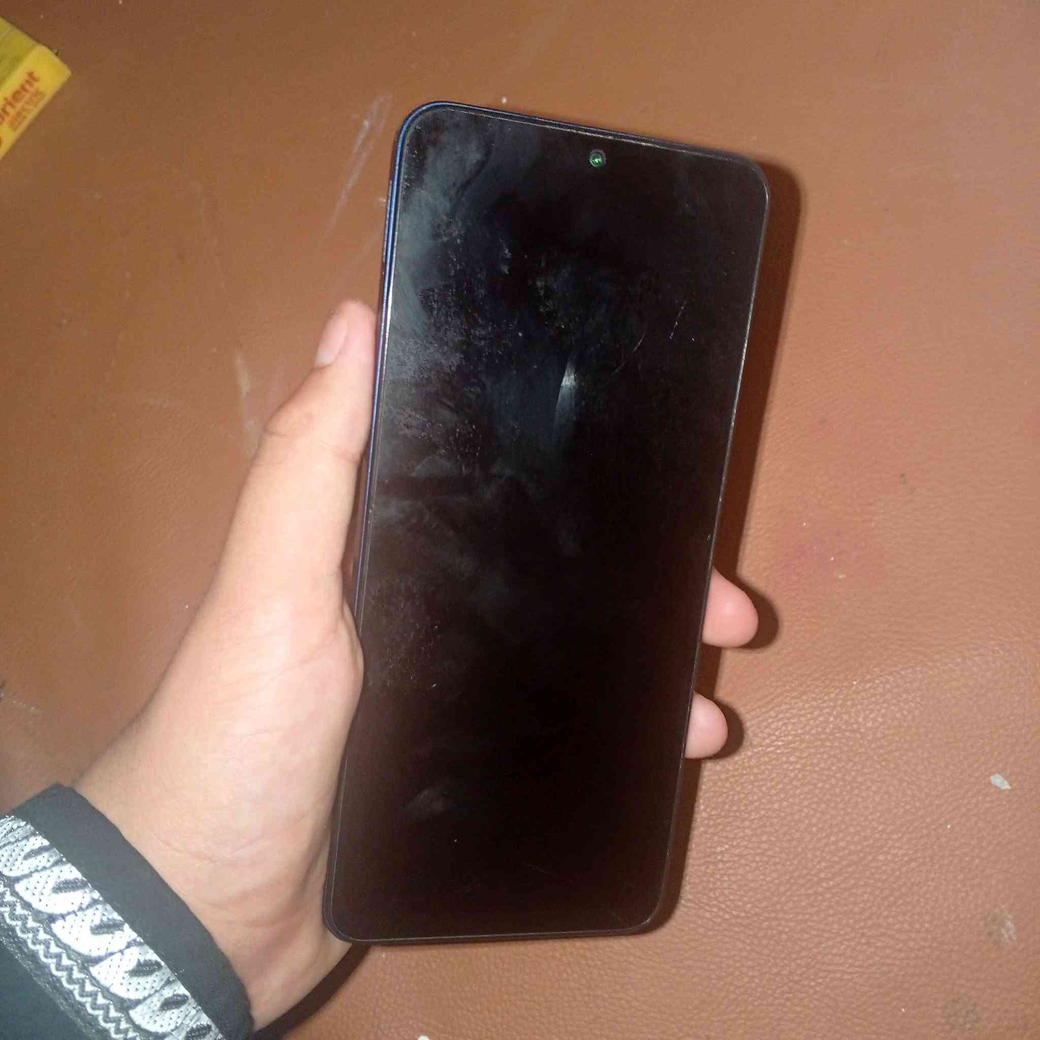 مبايل ريدميC14 ذاكرة 256 بطارية 5160   رام 4GB شاشة كبيرة حجمهة 6.88 صوت عالي 
ملاحظة: الكاميرا الخلفية والفلاش غير شغالات والمبايل مستعمل 3اشهر فقط 

السعر: 125 وبيه مجال
ـــــــــــــــــــــــــــــــــــــــــ
الرقم: *********** واتساب فقط
