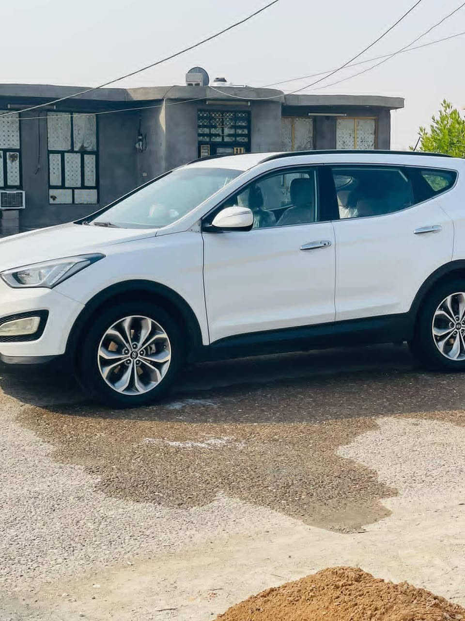 السلام عليكم سنتافي 2014 وارد خليجي سته سلندر سياره فول واحد على واحد السياره جاهزه للأخير بوضع الزيرو حداديه تخم تاير تبريد مكينه كير ممفتوحات سياره مابيها صبغ شويه باردد شبر
المواصفات

1بصمه
٢ 2 كشنات كهرباء
٣ داخل جلد
٤ ثلاث قطع تبريد
٥ سبعه نفر
٦ حساس أمامي
٧ حساس خلفي
٨ اشاره بالمري
٩ مرايات شفط

١٠ هندبريك يده
١١ ثلاث انضمه قياده ايكو سبورت نورمن طبيعي
١٢ ترحيب
١٣ صعود منحدرات
١٤ مانع تزلج
١٥ تحكم ستيرن جهتين
١٦ كروز سرعه
١٧ شحن واير ليس
بعد بيها هواي مواصفات للأتصال على السعر174البيع او مراوس
رقم السياره بغداد
الهاتف ***********///***********
مكان السياره بغداد محموديه
