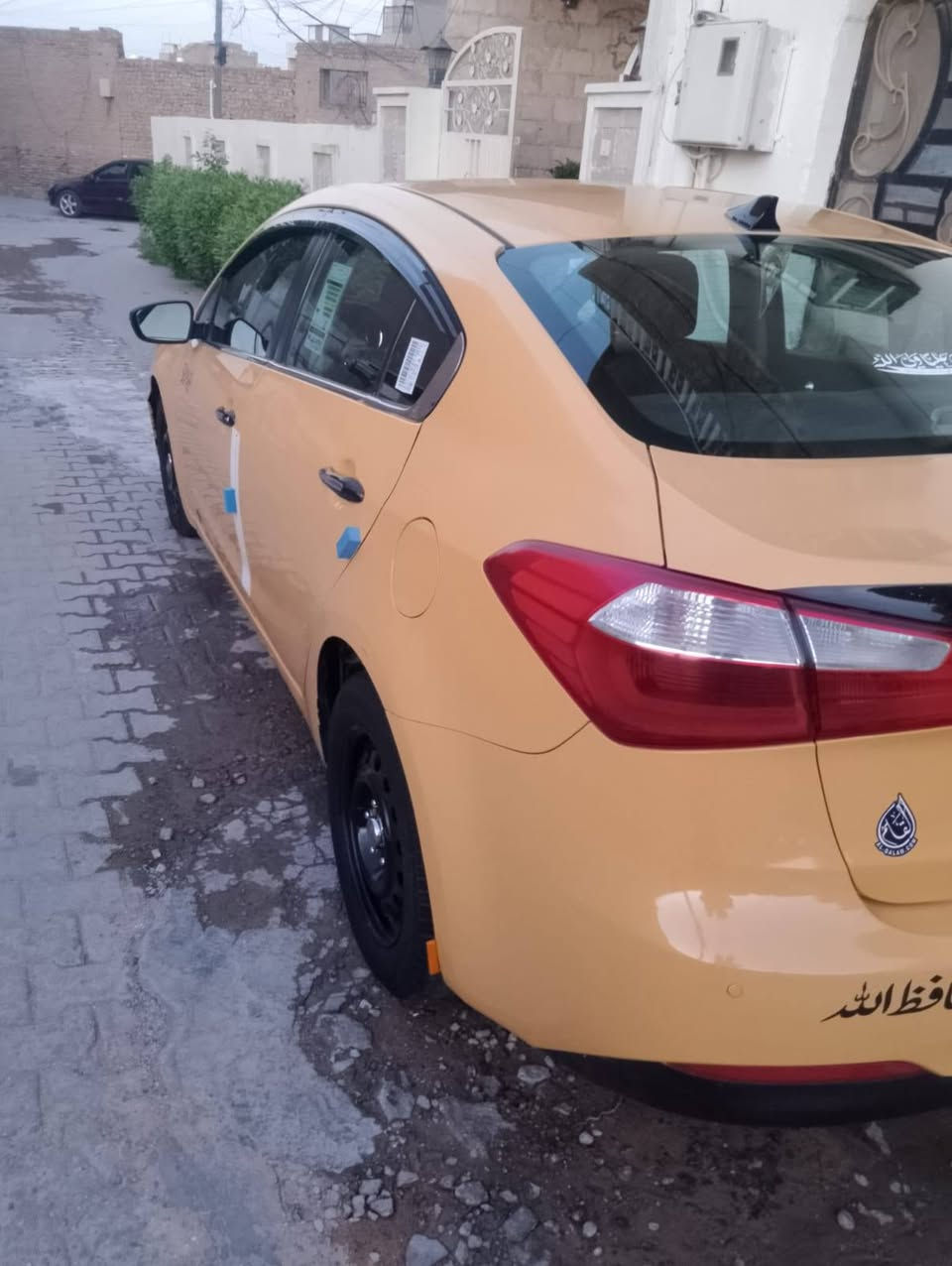 للبيع كيا فورتي تكسي وارد امريكا
موديل 2014 رقم بغداد حديث سنويه جديد مصفره هيئة وغرامات سياره بسمي 
حادث بنيد تبديل اصلي  مكفول كلها سياره عنوان 
عنوان بغداد الأعظمية 
الاتصال *********** واتساب 
السعر السيارة هو 97
