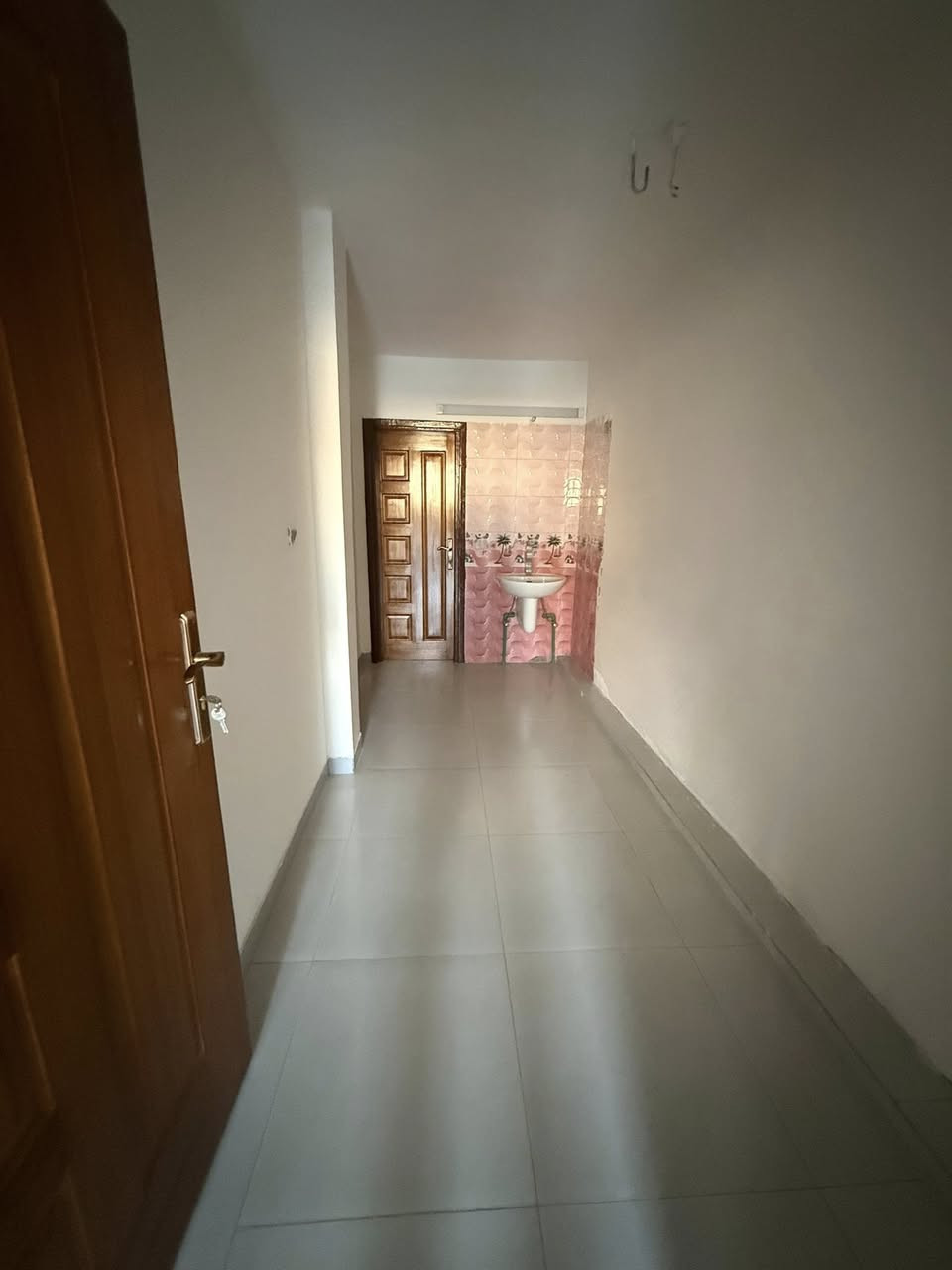 #للايجار___في___السيدية
وحده سكنية طابق اول زيرو معزوله عزل تام تحتوي على 

غرفتين نوم و صالة و مطبخ وخدمات

بدل الايجار 750 الف  

للاستفسار ***********
