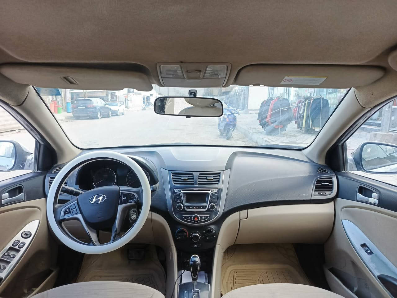 سياره اكسنت مديل 2017
وارد خليجي رقم مثنى 
سياره كامله خير من الله حداديه تايرات جديد
عنوان ناصريه مركز سعر 80
***********
