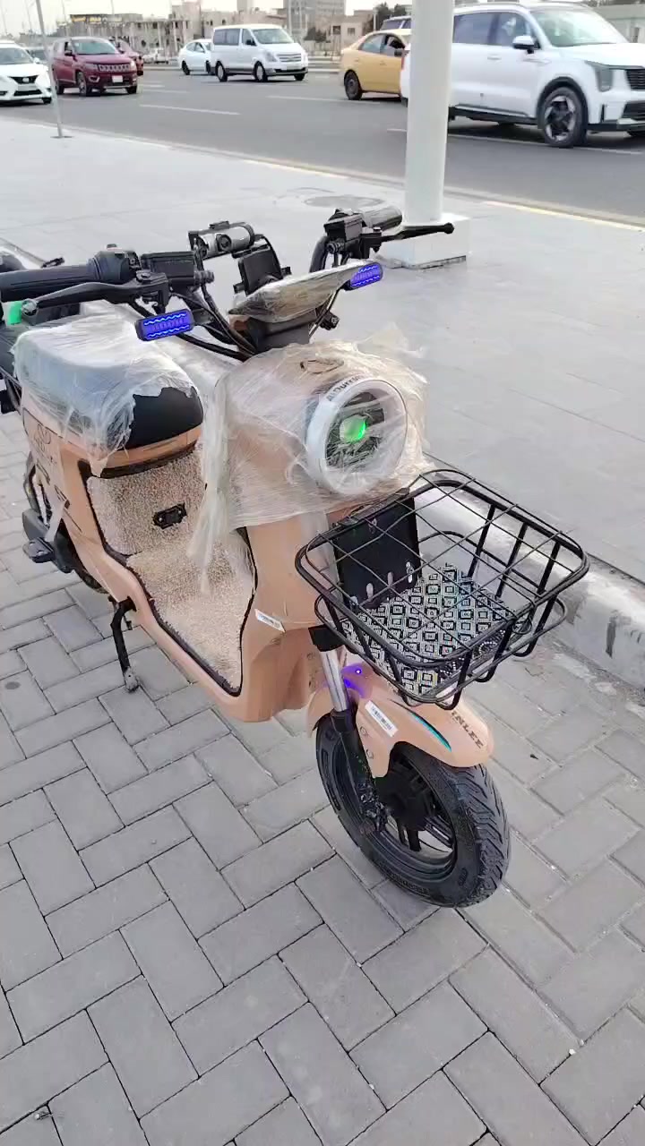 سلام علكيم دراجه أر تسعه شحن مديل ٢٠٢٥ خمس بطاريات 16 أمبير ونلي جديده كلش بطاريه جيده تمشيك تقريبا 20 كيلو بل شحنه كهربائيات كله شغاله لايت أشاير رباعيه نشرات مالته شغاله بيه سويجين وبصمات ثنين مرايات موجوده وكفات كذالك دراجه على أيدي ما متعبه مكاني بصره سعر 450 وبيه مجال الشراي يتفضل والمو شراي لا يتعبني رجائن شكرا جزيلا


**إذا كنت صاحب هذا الإعلان وتريد حذفه لأي سبب، رجاءا أرسل رسالة إلى الدعم الفني**