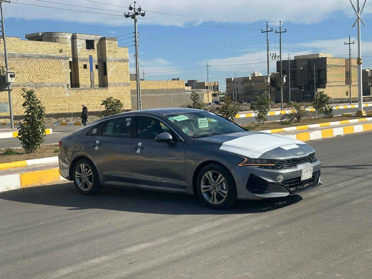 السلام عليكم 
اوبتيمه موديل 2023 رقم بصره معوقين حاضر للوكاله والتحويل 
السياره وارد امريكي ضررها جاملق بدون دواخل وبيها قطعتين صبق والباقي كفاله 
موصفات فول ماعده بني رامه 
ماشيه 70الف
مكينه كير تبريد حداده على وضع الشريكه اي نقص مابيها 
العنوان البصره 
السعر 143
رقم ***********
رقم *********** البصرة, العراق
