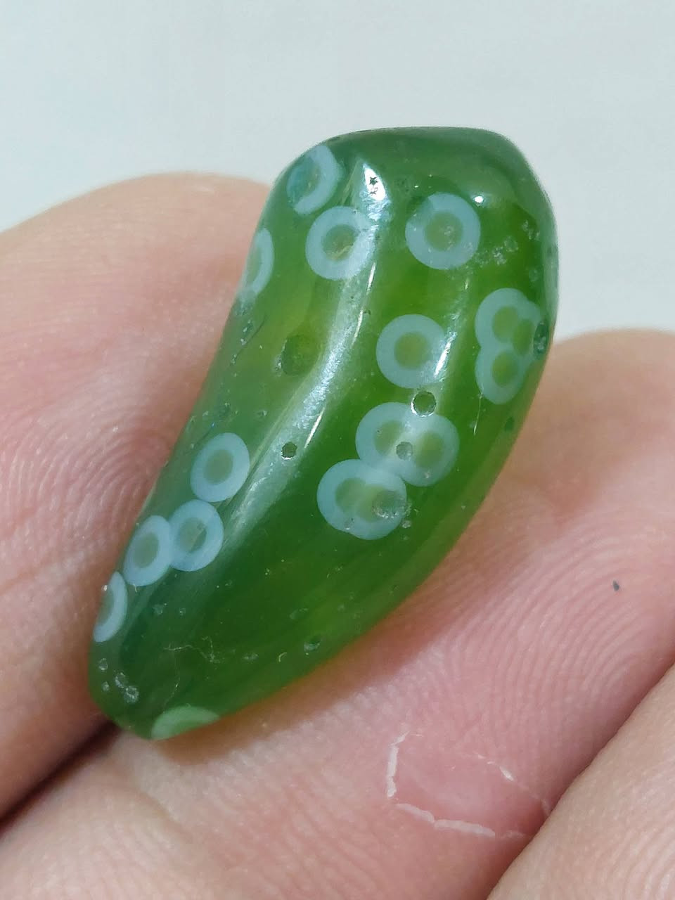 خاتم سترين طبيعي تراش ليزري صياغة يدوية مع كصبة قديمة و جزعة قديمة ثقب مخالف و ناب سليماني اخضر غير مجروخ بغداد ***********
