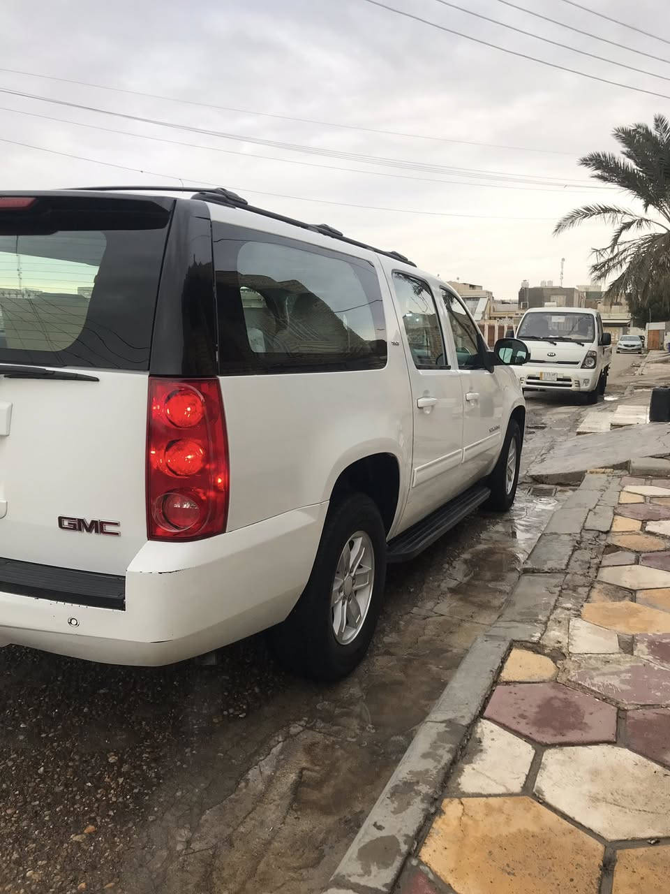 السلام عليكم جمسي يوكن SLT موديل2013 السياره كفاله تخم تاير حدايده دوشمه جديده السياره  جهازه على اخر حبايه خير من يم الله السياره اصوليه مامتواجد خاص للاستفسار ***********
