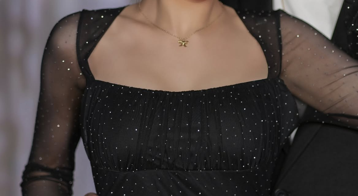 مرحبا بنوتات
عندي هذوله الفستانين للبيع القياس من سمول للميديم يلبسون 
ملبوسين مره واحده فقط نضيفات كلش 
النيلي ماخذته ب٤٥ الف اريده ب٣٠ الف 
والبيجي والاسود فكتوري يجننن اريده ب٣٠ الف همين 
ولشرايه اتساهل وياها 
🤍🤍


**إذا كنت صاحب هذا الإعلان وتريد حذفه لأي سبب، رجاءا أرسل رسالة إلى الدعم الفني**