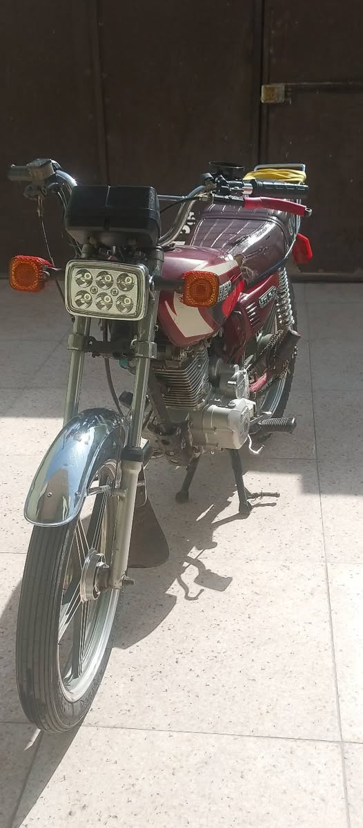 السلام عليكم 

للبيع او مراوس 

تايكر 5 كير 

مديل 19 

محرك شرط ما مفتوح 

نص هندر 

نقص بس كهربائيات تشكل الفيش
 
سعر 340 وبي مجال للطيبين


**إذا كنت صاحب هذا الإعلان وتريد حذفه لأي سبب، رجاءا أرسل رسالة إلى الدعم الفني**