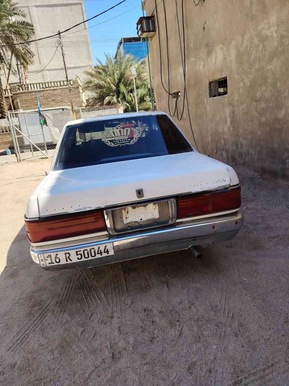 سلام عليكم للبيع مستعجل سبب طارء نوع تيوتا كراون سيدان ديلوكس أيسر ابلاد مديل ١٩٩١سياره رقم انكليزي بسمي تحويل ثاني يوم مكينه وكير ٢ونص فيشه وحده كفاله وين ماتريد تفحص  ولي مايريد يحول لايخابرني اشرط وياه يوم ثاني يحول  بصره جمهوريه شارع دفاع المدني سعر ٦٨ورقه ***********
