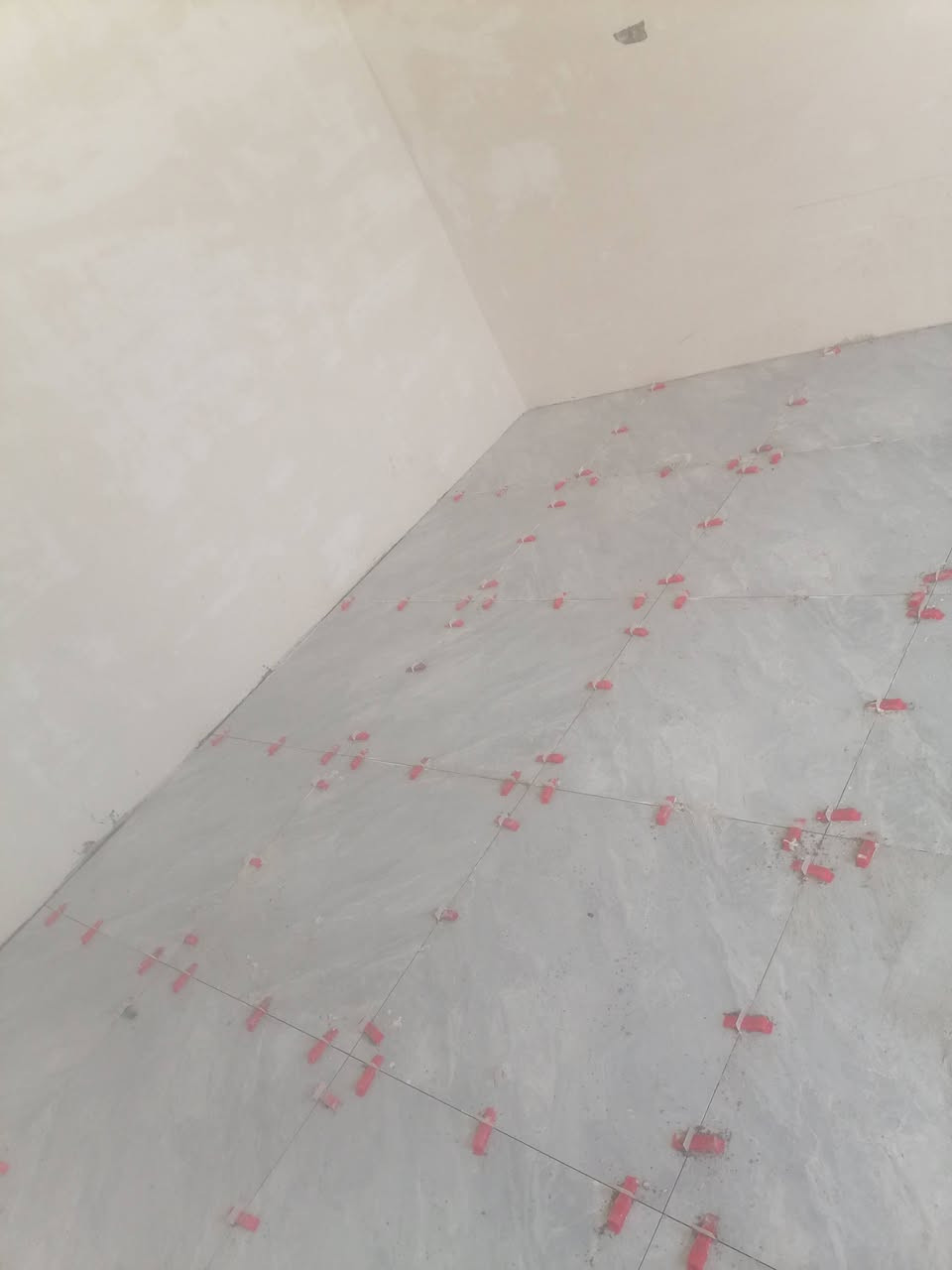 اسلام عليكم خلفه سيراميك متفرغ للعمل ***********
