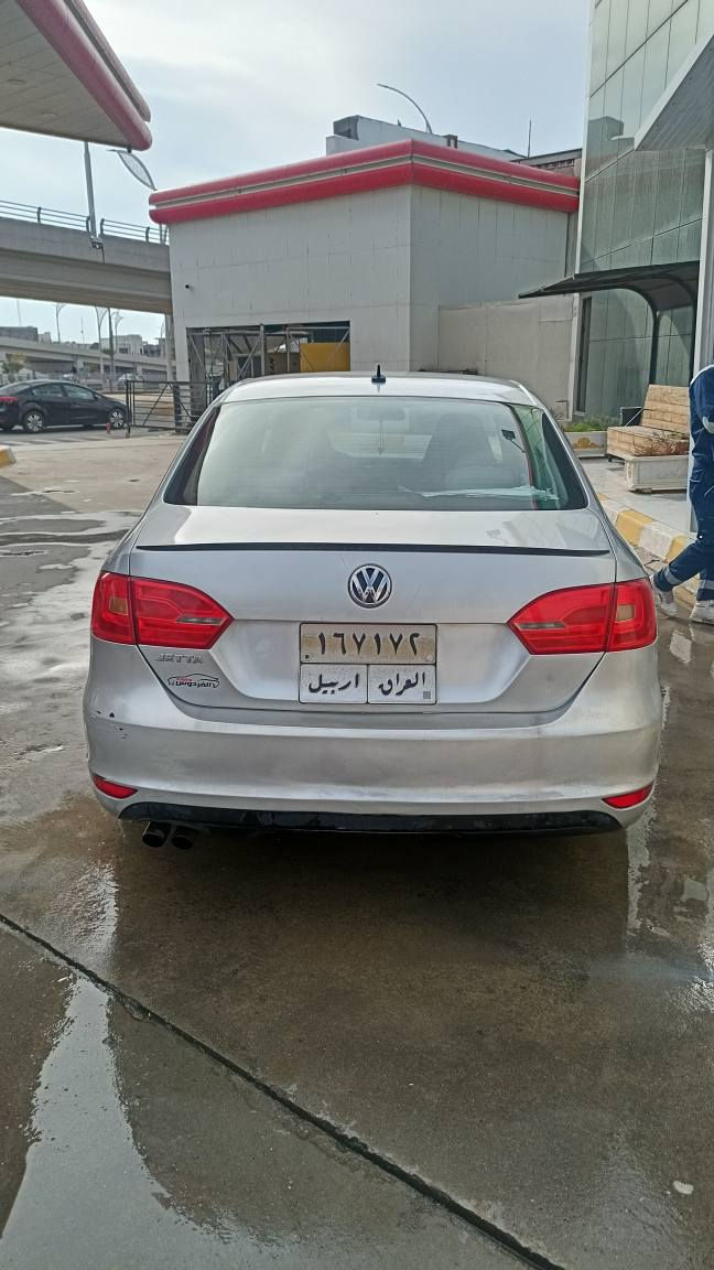 للبيع 
سيارة جيتا موديل 2014 وارد خليجي محرك 2000 المرغوب  بدون تيربو السيارة نظيفة كلش أبيعه كلين 
للتواصل *********** كركوك, العراق
