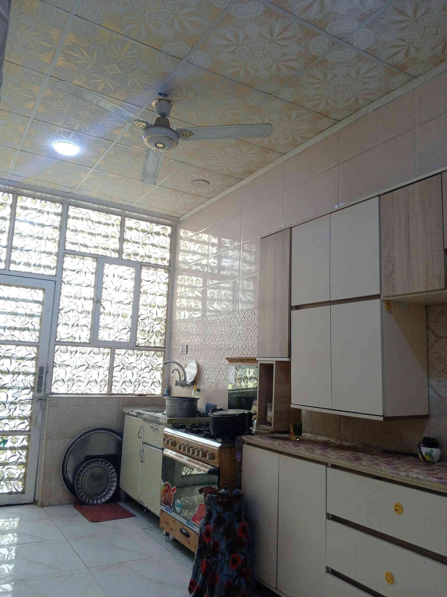 بيت للبيع المساحة 150 الواجهة 6 والنزال 25 يحتوي البيت على غرفة وصالة واستقبال ومطبخ ومنور عدد 2 وصحيات داخلية خارجية اساس وسقف كونكريت بناء درجة اولى جديد تحت اشراف هندسي البيت عقد زراعي قرار محكمة الموقع كوفة سهلة على شارعين شارع الزوار وشارع معمل الدبس يبعد عن مسجد السهلة 400 متر مقابيل الحسينية الايرانية السعر 80 مليون للأستفسار واتساب ***********
يوجد مقطع فيديو 

مكتب الموسوي للوسائط العقارية مستعدون لأستقبال عروضكم التجارية والزراعية والسكنية بيع وشراء رهان ايجار
