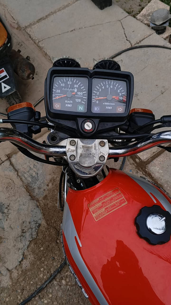 اربعة گير نامة أمتياز، (مو تعمير) غراض بلاد، موديل 23 اوراق اصولي، محرك مكفول كفالة عامة، اي نقص مابيها كهربائيات وبريكات، صالنصة كاتم، البلاد مالتها جعرة موجودة بالبيت، مكفولة كفالة عامة الدراجة السعر : 950 الف دينار، شراي تفضل خاص او الاتصال على الرقم : ***********
مو شراي لا تكسر بالسعر وتتعبني.
