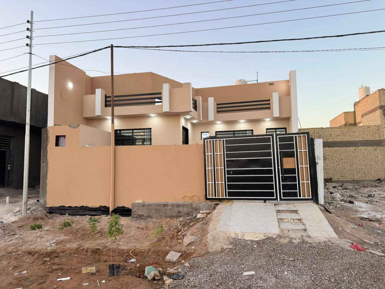 يالله بيت البيع المساحه 200متر على ساحه مجمع بيتي الثاني سند حر بسم راعيه طابق واحد شارع 12
تصال وتساب السعر خاص *********** رقم تواصل ***********
