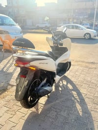 شباب pcx جيل الثالث ياباني • مكفولة مكينه حساسات شغاله دراجه خير من ال...