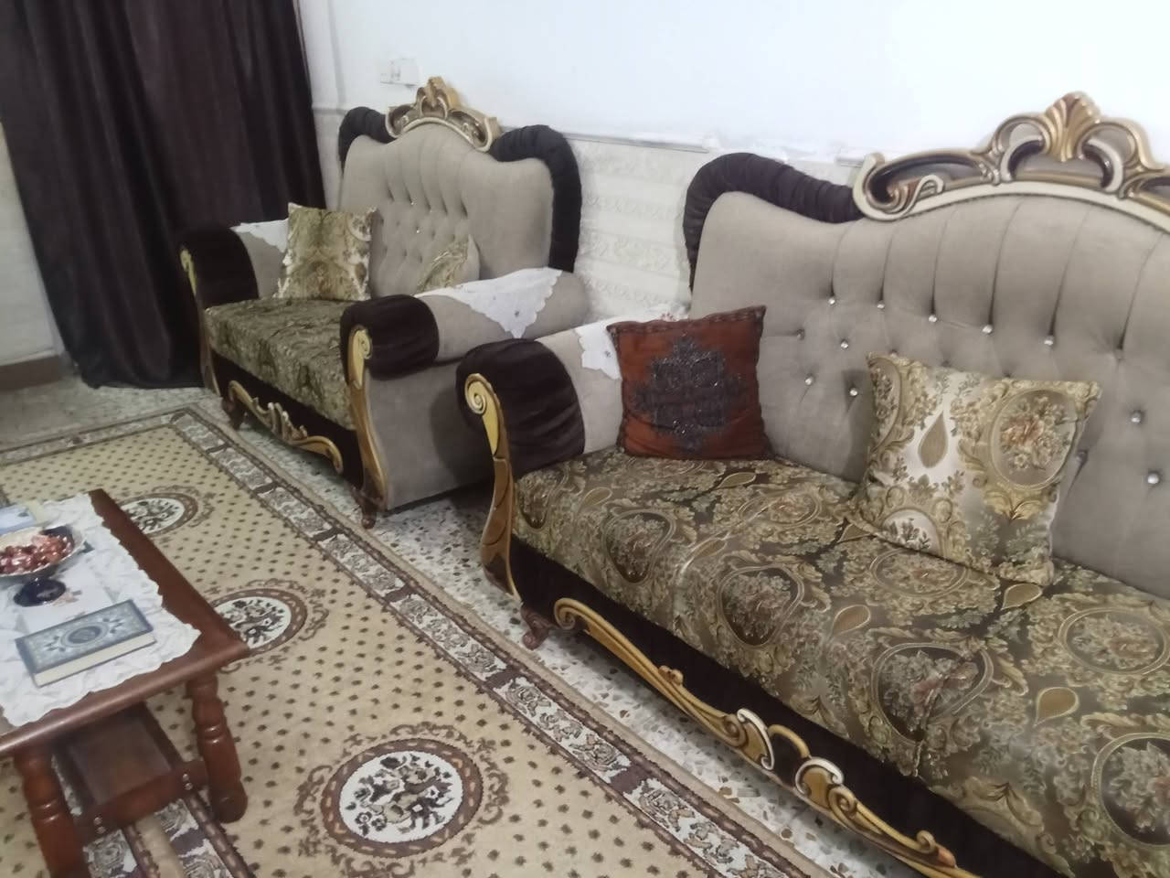 تخم ملكي شغل درجة اولى ضخم للاستفسار ***********
