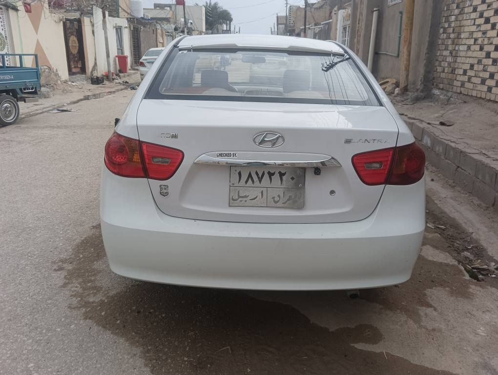 الانترا موديل 2011 كفالة عامه ماعدا بارد بسيط جدا مقدار شبر بلجاملغات الاماميه فقط مكينه طابوگه كير جديد حداديه اماميه 60% وخلفيه 100% تدفئه تبريد كله شغال 
شاشه هونداي اصليه كامره خلفيه 
للبيع او المراوس 
الاستفسار الاتصال 
***********
واتساب متوفر 
السعر 110 وبيها مجال بسيط النجف, العراق
