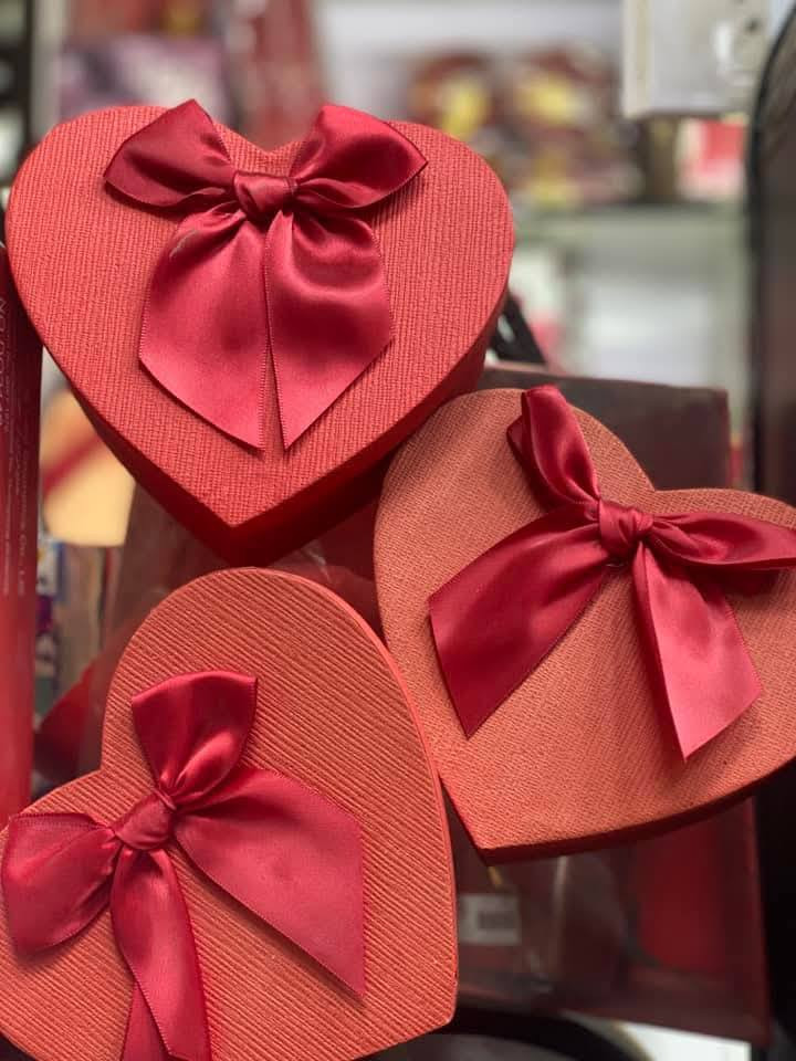 قسم الهدايا والساعات والاكسسوارات والورد 
هدايا عيد الحب Valentine's❤️❤️ 2026🎁
اجمل الهدايا 😌🥰🌸
 
تجهيز افضل بوكسات الهدايا 👌

علب هدايا 💙اكسسوارات ❤️ سيت ساعات ❤️ ورد 
علب مكياج كاملة أحجام واشكال روعة 🥰
الوانها حلوه وبتجنن ❤🌈
#مركز زهرة بيروت عنوان التميز والأناقة 😍 

زورونا ستجدون الافضل 💙❤️💙
تابعونا على صفحة تك توك
https://vm.tiktok.com/ZSemS3Ma6/
✅ علق ب تم لمشاهدة جديدنا

يوجد خدمة توصيل 🚙🚙🚙🚙

تابعي صفحة # كروب مركز زهرة بيروت رابط الكروب https://www.facebook.com/groups/712983259600141/?ref=share

العنوان/ حلة حي الامام علي ع - مجاور سنتر الأسعار قرب شارع الضغط 
للحجز يرجى ارسال الصفحة 
او الاتصال على الرقم واتساب & فايفر & تليكرام 
*********** 

مواد تجميل اصلية / مكياج / فضة / عطور / اكسسوارات وساعات وهدايا 

رابط قناة التلكرام
  https://t.me/zahratBeirut2
