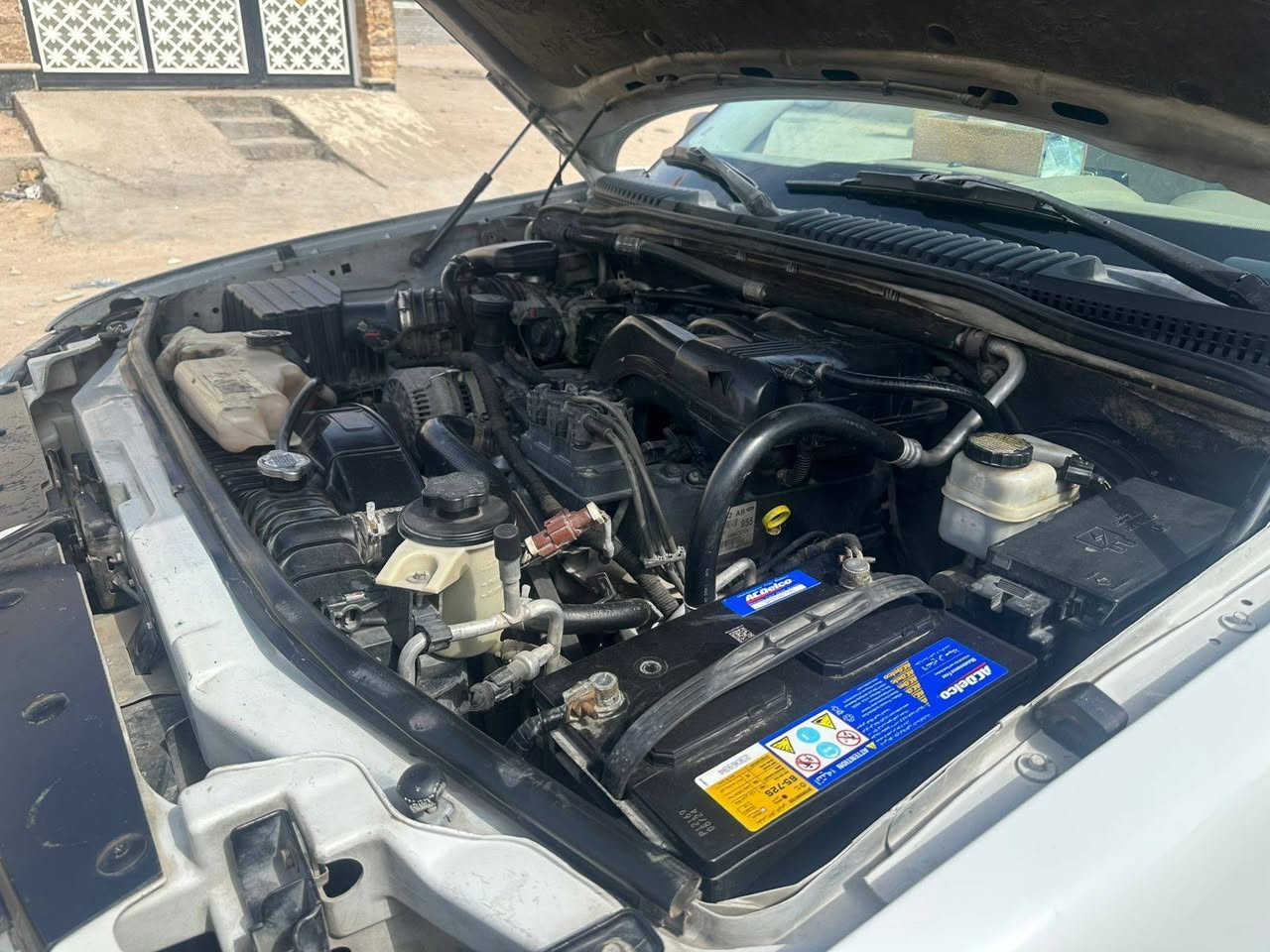 فورد اكسبلور 2008 خليجي 6سلندر حجم محرك 4000 مكفولة. كفالة عامة شركة نيفا  سيارة جاهزة  جديدة تبريد 3 قطع 
7 راكب  ترايك وين ماتريد سيارة عائلية ومال بيت ماشيه 260 كيلو  رقم الماني طويل  جديداربيل  سنوية تنتهي بل 2028شهر 4 اي استفسار اتصل وبخدمتكم ***********
انة مكاني البصرة علما سعرها 110 وبيها مجال
ملاحظة الكير مفتوح
