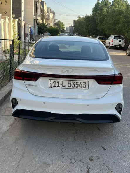 اسلام عليكم كية سيراتو 2024 كفالة عامة 
ماشية 28 الف 
محرك 2000
داخل لونين 
مسويلها نضام حماية راديترات 
عارضها 183 
بيها شخط زغير بكد الاصبع فقط منزل صورتة بس هاذ 
مكاني بغداد 

***********
