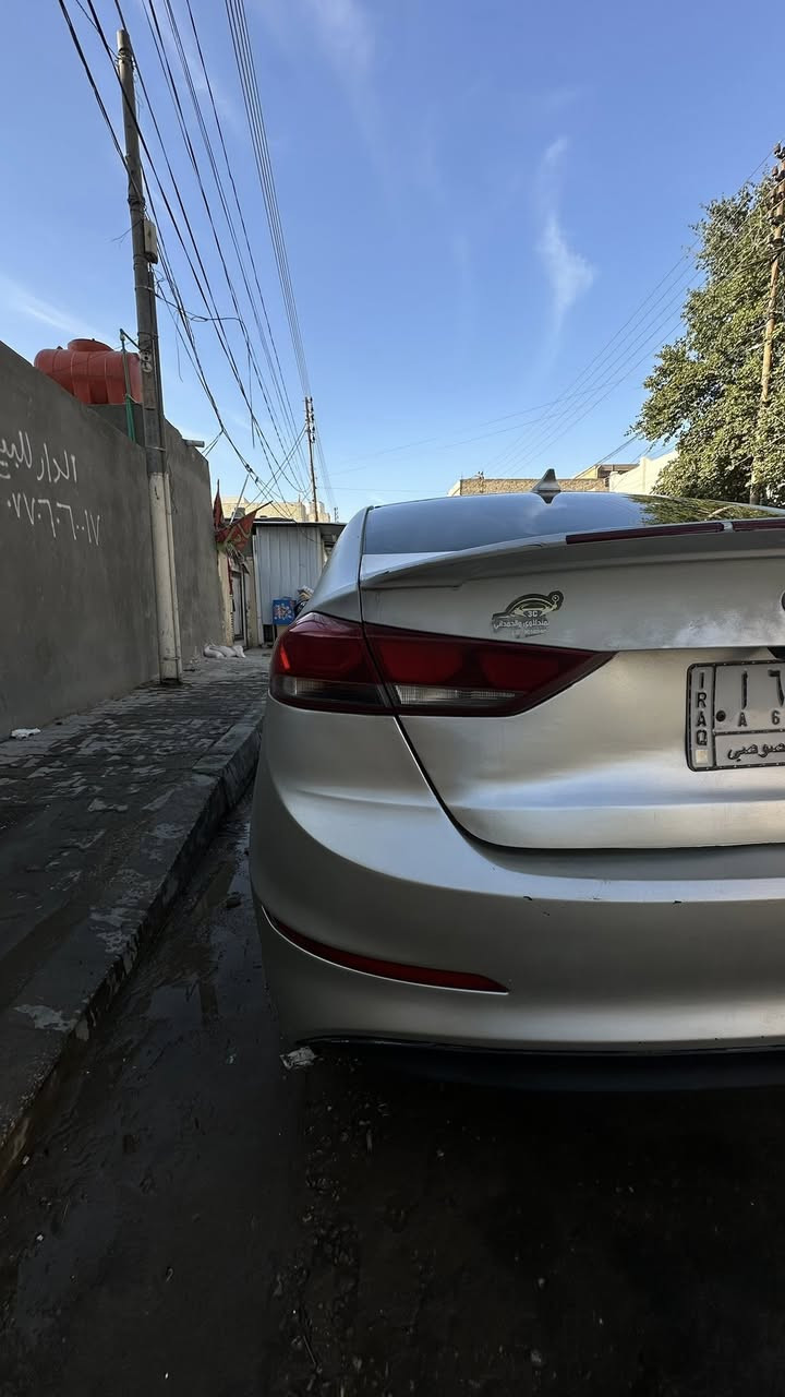 السلام عليكم للبيع النترا 2017 
سياره جاهزه تحويل مباشر فقط جارده  سياره مابيه نقص برغي  كير ومكينه وحداديه وتخم تايرات كله جديد مكينه 2000 دوش كير AT المرغوب  السياره ليبل واحد  تحكمات استيرن 3 وضعيات قياده نورمال وايكو وسبورت  ما انزلاق تدفئه تبريد سياره كامله من كلشي   السعر 122 بيها مجال للاستفسار *********** مكاني كربلاء
