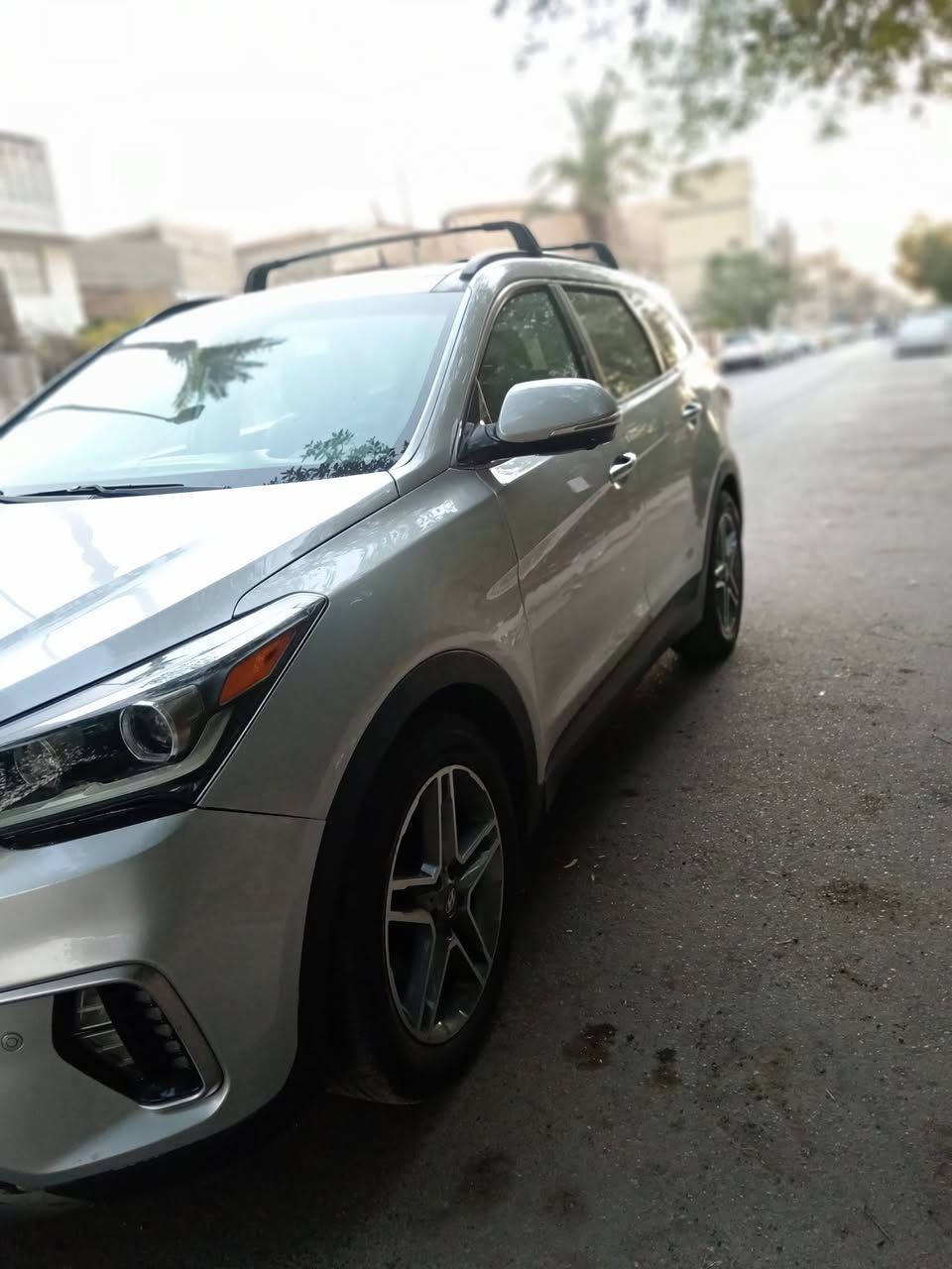هونداي سنتافيا كراند ٢٠١٨ فول أعلى فئه خمس كامرات بصمه تشغيل وأبواب وجنطه كهرباء جلد وكشنات كهرباء مري شفط بنوراما طگتين سته سلندر ٧ راكب ثلاث قطع تبريد لايت زنون وبگلايت لد سايد بريك دكمه حتى بيها ميزه اي سي تبريد ١١٠ فولت يعني بسفر تخلي سيار كهرباء وسياره طافيه وشغل تبريد عل كهرباء فول للأخير حادثه جاملغ وبيبان ثنين يعني صفحه ماعدا جاملغ الخلفي نصه موحدين لون وياه سونر بل منشور سياره جاهزه فلس ماتصرف عليها سعرها ١٢٧ وبيها مجال بسيط للاستفسار *********** مكان بغداد
