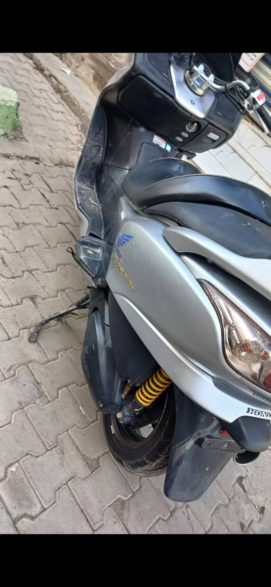 فورزة 0.9 كرستال كير ملغي
دراجة شلعة ومعدل تاكل كاع ماشية.  47 الف 
  كاملة. مابيهة اي نقص صالنصة رياضي  تخم تاير جديد 
عنوان زعفرانية  .*********** 
السعر 900وببهة مجال بسيط
