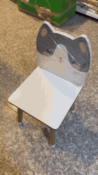 تحياتي يتوفر كراسي فقط بدون طاولات لعمر ٤-٨ سنوات تتحمل وزن ٧٥ كيلو ماركة تركية تصفية القطعه ٢٥ الف شي فخم جدا يفيد روضات او مدارس 

وات ساب 
***********
