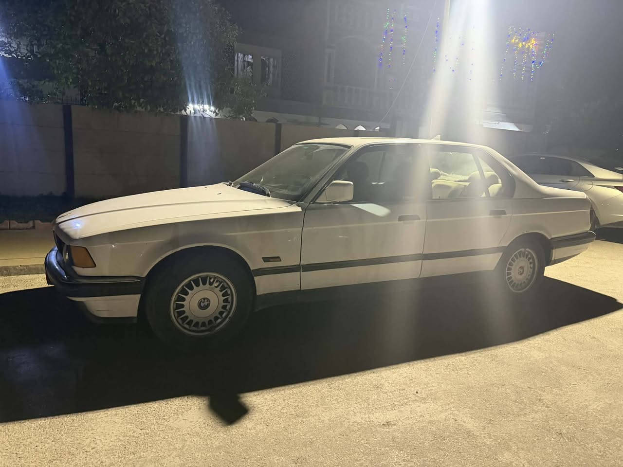 السلام عليكم
للبيع فقط بي ام موديل ١٩٩١ 
رقم صلاح الدين شرط تحويل 
بيها قطعتين صبغ فقط 
محرك فل بي بدايه صرف 
السعر ٤٨ وبيها مجال قليل 
مكاني الموصل  
***********
