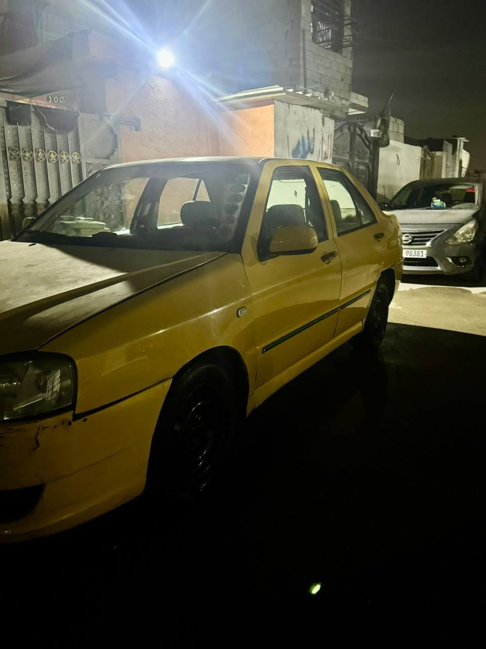 سلام عليكم سياره شيري كوين  مديل 2009 محور كير ومكينه كولاه سياره كامله من كلشي تبريد بس غاز صدر امامي بل صندوك باتري جديد تايرات نضاف سياره بسمي سنويه حد 30 سياره مصفره هيئه وغرامات سياره سعره 32 وبيه مجال مكان سياره بغداد ***********
