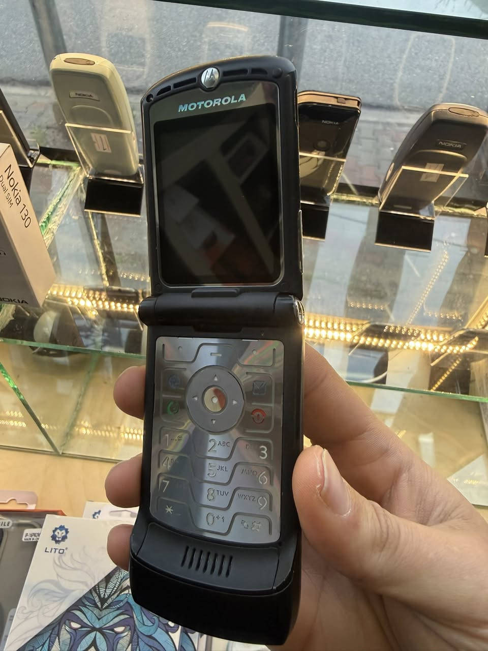 Motorola RAZR V3😍 سعر ٨٠ الف ، للحجز واتساب (***********)
