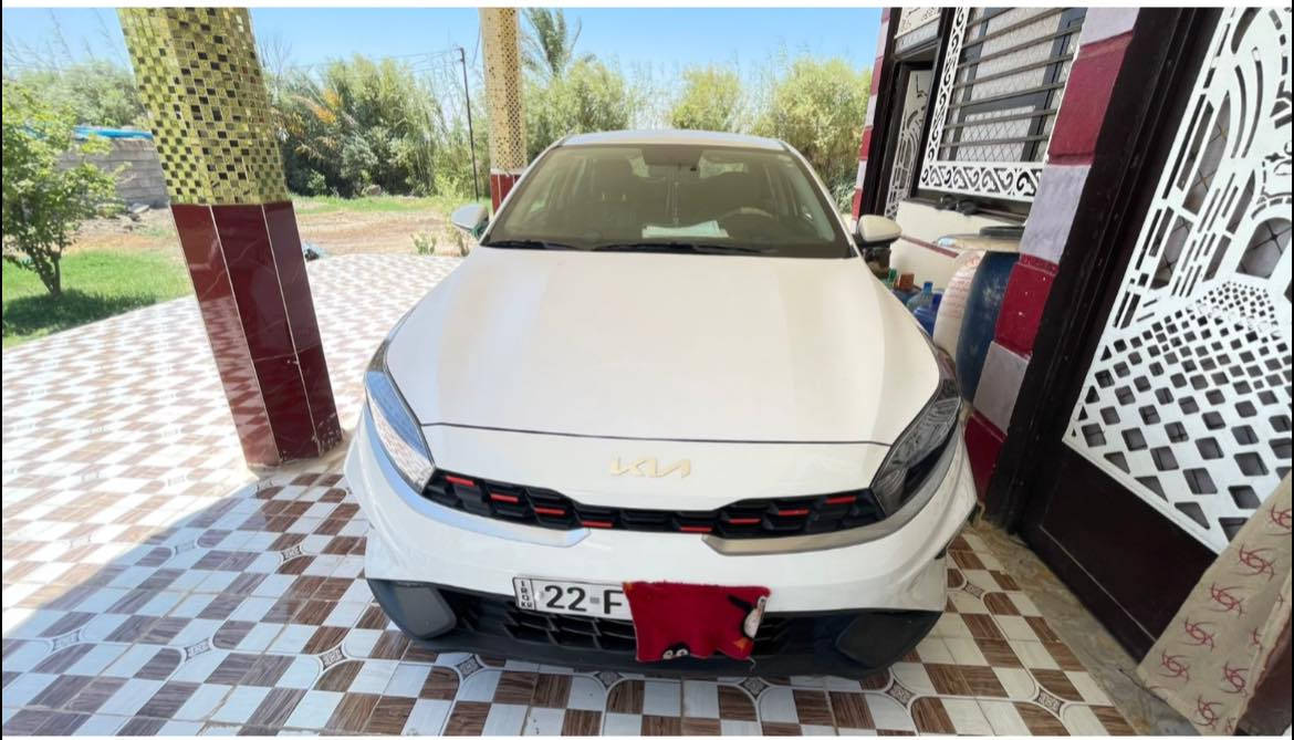 سلام عليكم سيراتو 24 البيع سياره مكفوله كفاله رقم اربيل سياره خير ماشيه 32محرك 2000تبريد قطعتين شرط سبير ما نازل بعد بيه موصفات مكان واسط عزيزيه 
رقم الهاتف ***********
