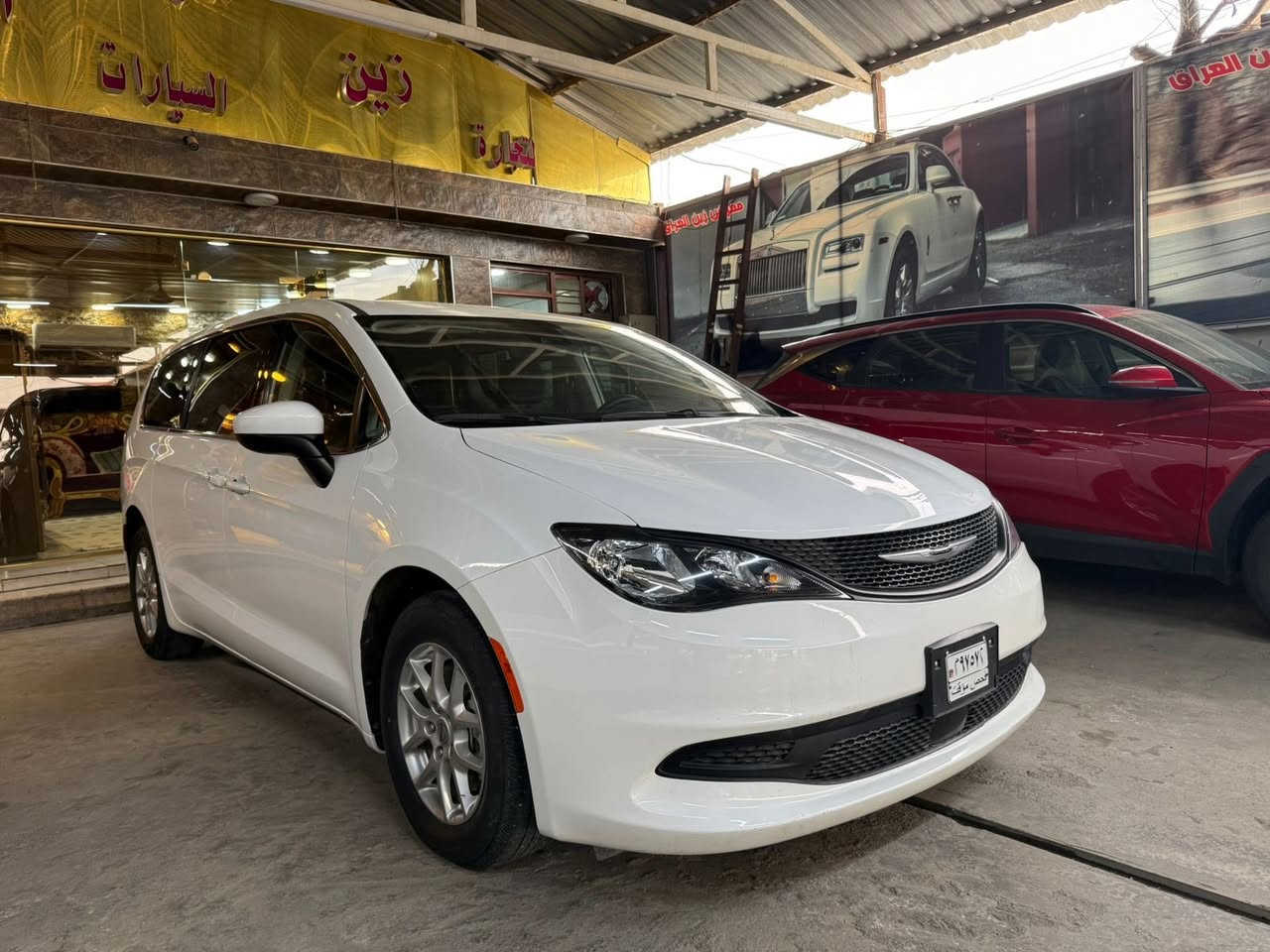 السلام عليكم باسفيكة 2023 بدون رقم حادث فقط جاملغ بدون دواخل سيارة جديدة صور الحادث مرفقة بل صور بيبان كهرباء صدوك كهرباء تشغيل عن بعد وبيهة هواي مواصفات السعر 235 ورقة وبيهة مجال رقم صاحب السيارة *********** مارد علة تعليق ولا خاص الشراي ينتصل
