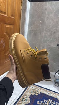 ملابس • متوفر • للبيع