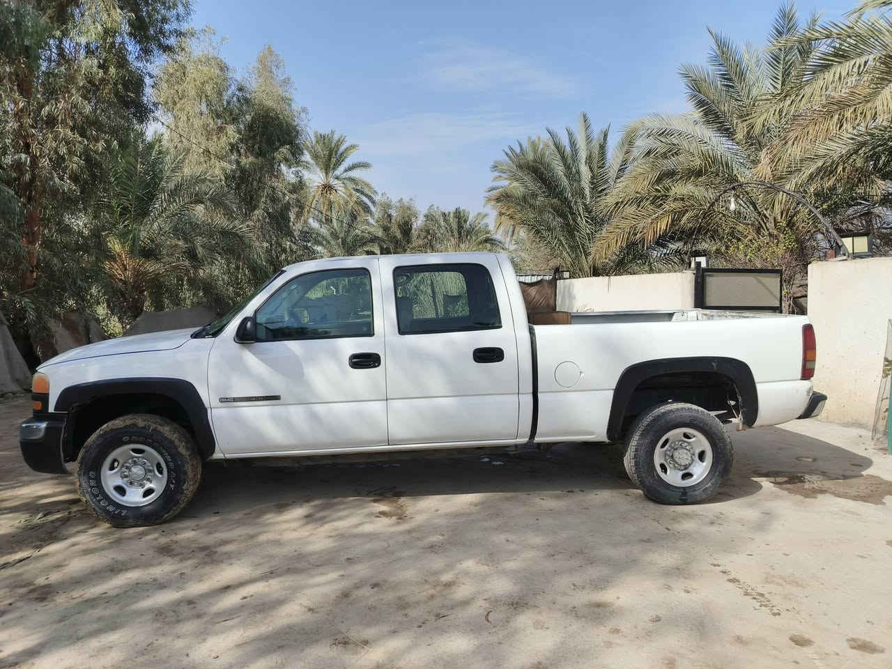 السلام عليكم سيارة جمسي مزاد موديل (2004) السياره خير من الله جاهزه من كلشي كير (1000) مكينه (6100) كهربائيات جاهزه سياره كشرها كلش نضيف وداخلها كلش نضيف سعر(65) وبيها مجال مكان بابل الحمزه الغربي/ رقم(***********)(***********)
