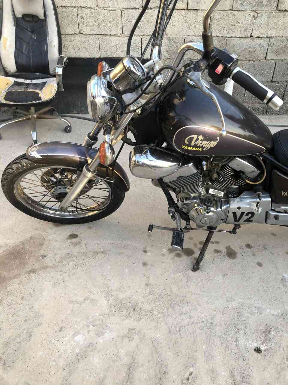 السلام عليكم رمضان كريم احبتي YAMAHAفيراجو 250ccالدراجه نص نكره شوفت عينك 
كلشي بلاد عل وضع الشركه 
١-تخم تاير ياباني اصلي 
٢-تخم بلك واير اصلي 
٣-لايت اصفر بلادي 
٤-تانكي مطلي طلاء داخلي يعني لاوسخ ولازنجار
٥-ستيرن عالي 
٦-صالصنه صوت مرعب 
٧-نقوصات جبن دبلات وكتف اشاره واير كيلو متر 
السعر ٩٠٠وبيها مجال قليل وخادم الكم 
***********
