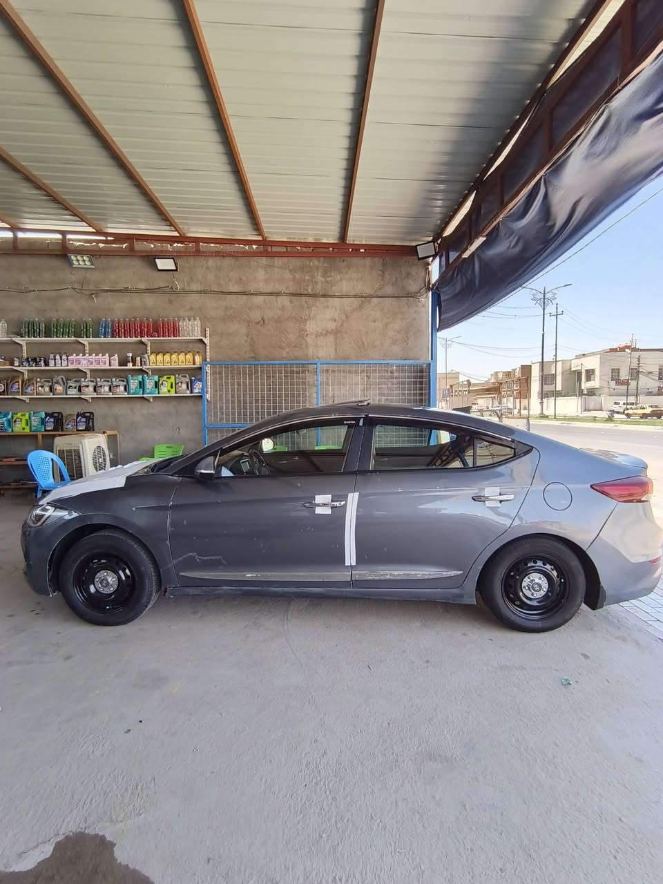 للبيع النتره 17 رقم بغداد محرك 2000 دوش كير AT سياره ماخذه بيه قطع صبغ ابيع صبغ عام اكفل شواصي وتحولي السياره جاهزه تخم تاير حداديه تبريد والسياره فول موصفات مكاني كربلاء الشراي يتصل ***********
