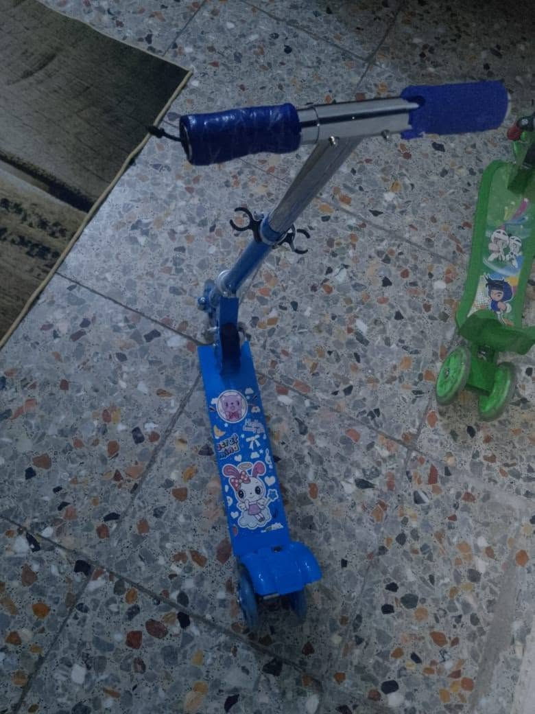 سلام عليكم مرجوعه مستعمله بس نضيفه سعره 50 بيه مجال ولسكوترات 30 ثنينهن عنوان بغداد حي العامل *********** موجود واتساب
