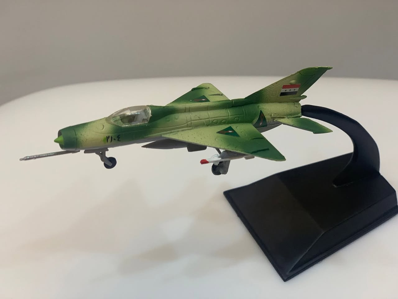 طائرة MiG-21 مع قاعدة الطول 12 سم بسعر 20 الف


**إذا كنت صاحب هذا الإعلان وتريد حذفه لأي سبب، رجاءا أرسل رسالة إلى الدعم الفني**