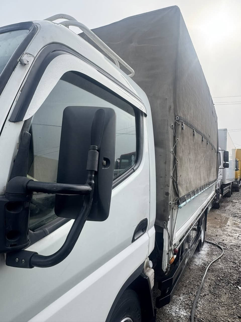 السلام عليكم اخوان كنتر للبيع 2012 
السياره كير مكينه كله بشرط تايرات 17 ونص 
سنويه جديده لل 2029 تنتهي السياره خير من الله من كير ومكينه لا تنقيص ولا تبخير بيها بشرط اكسل بشرط كله كله تانكي 200 جادر دوشمه مكينه 104 المرغوب ثلاجات جاهزه علا 180 درجه السياره خير من الله
وبل نسبه لصبغ باب السايق بيها فقط سعر 185 سعر مناسب حيل مكاني سليمانيه معرض طاسلوجه ذمه بركبتكم المو شراي لا يتصل غير متواجد عل فيس ***********
