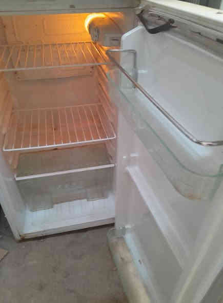 ثلاجه حجم كبير حجم ٢٠ نوبال فول تجميد وعل الفحص كما في الصوره 
والثانيه حجم ٨ فول تجميد وعل الفحص سعرهن اثنينهن ١٥٠  تصفيه غراض جوه السوك ابيع العنوان النجف الجديده الرقم ***********
