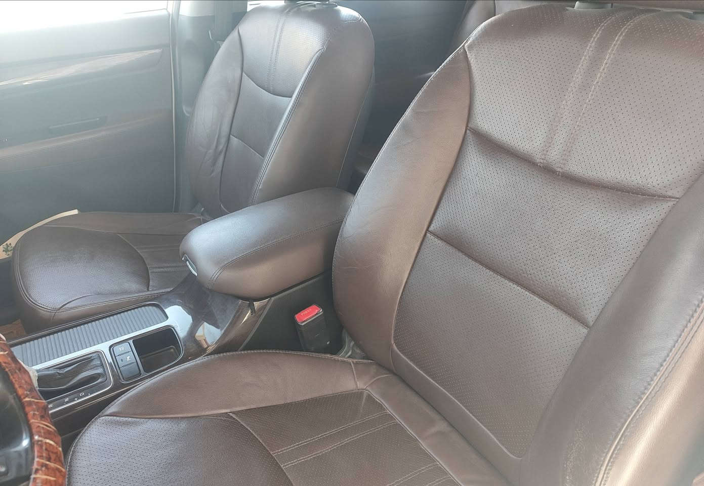 سلام عليكم سياره نوع سورنتو موديل2014كويتي فول مواصفات  واحد عله واحد عده البنرامه بصمه شاشه كامره حساسات تحكم ستيرن جهتين خمسه ويل كب شاير مري تحكم مري مري شفط كشنات كهرباي جلد  اللون قرمدي تدفاه تبريد مكينه حجم،6ستندر 7راكب 3قطع تبريد علامة سورنتو بالدوسه فور ويل مكفوله من الضربه والصبغ ماعدا كارت  4 اصابع كير مكينه حداديه تخم تاير تبريد مكفوله العنوان الديوانيه الشافعيه 
للاستفسار  اتصال على هذا الرقم 
***********
