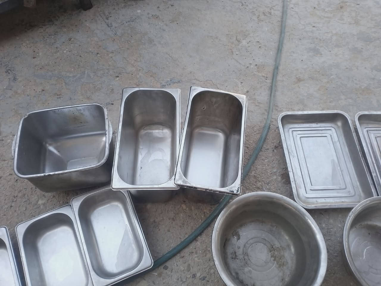غراض مطعم للبيع للتواصل ***********
