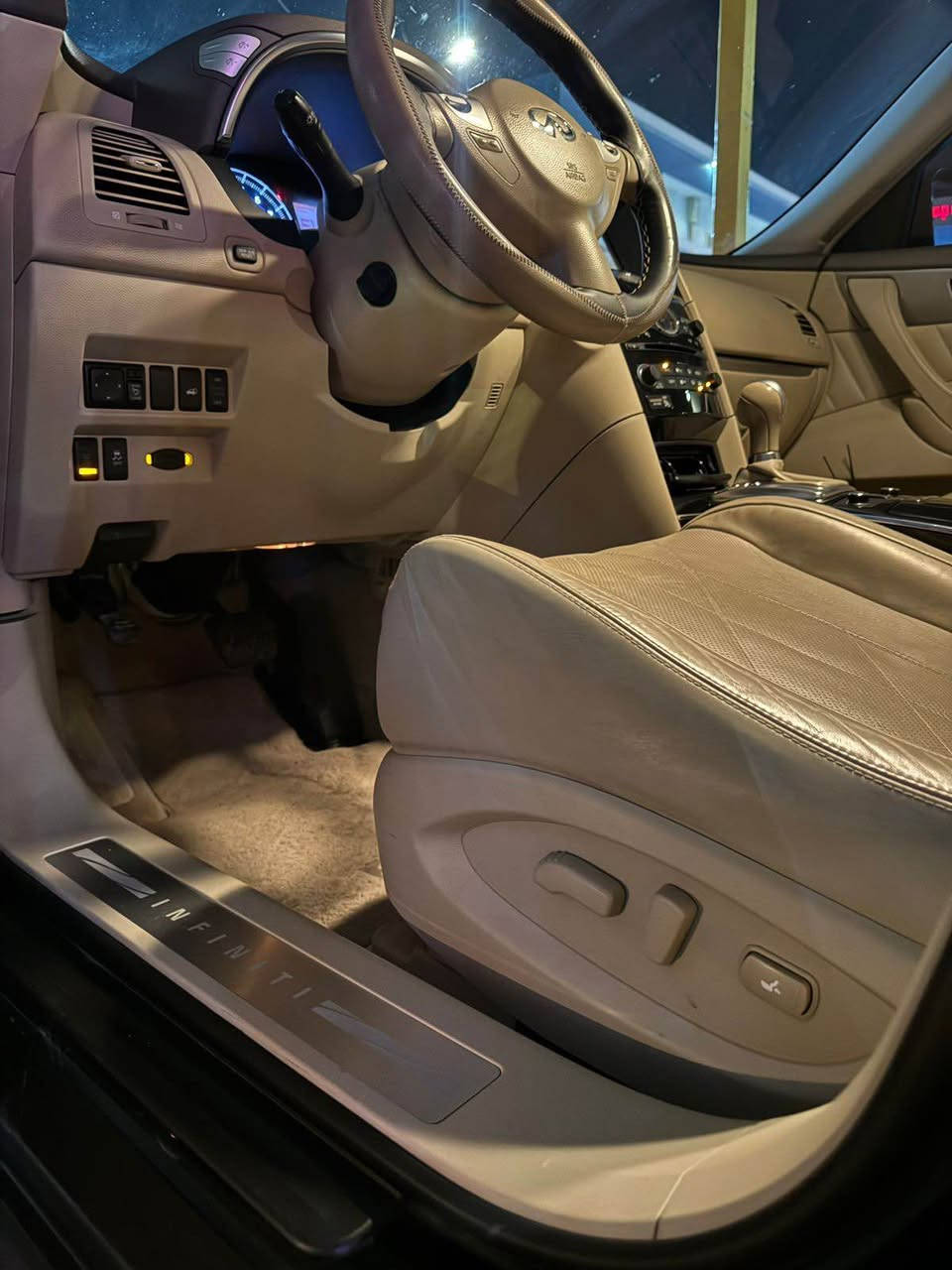 انفنتي qx70 
السيارة خليجية مكفولة من كل شي الموديل 2020
ماشية 107الف كيلو متر 

مغلفة ppf دهل اوران, واسط


**إذا كنت صاحب هذا الإعلان وتريد حذفه لأي سبب، رجاءا أرسل رسالة إلى الدعم الفني**